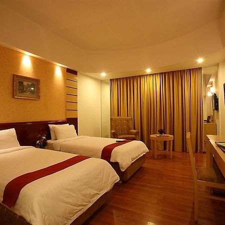 Katriya De Royal Hotell Hyderabad Eksteriør bilde
