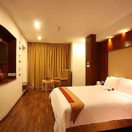 Katriya De Royal Hotell Hyderabad Eksteriør bilde